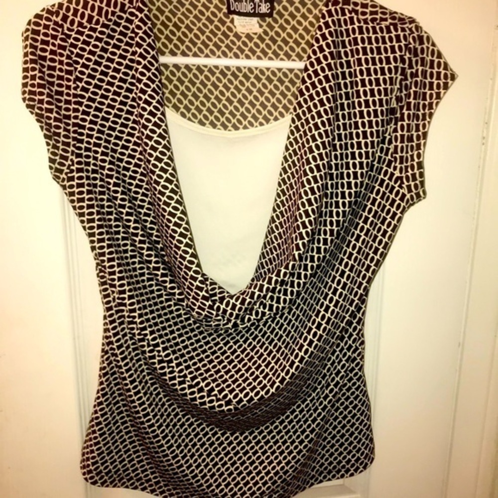 Double take blouse size petite medium. It’s brown and cream color